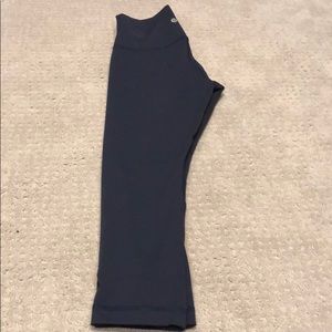 Lululemon never worn wunderunder size 4 25” navy